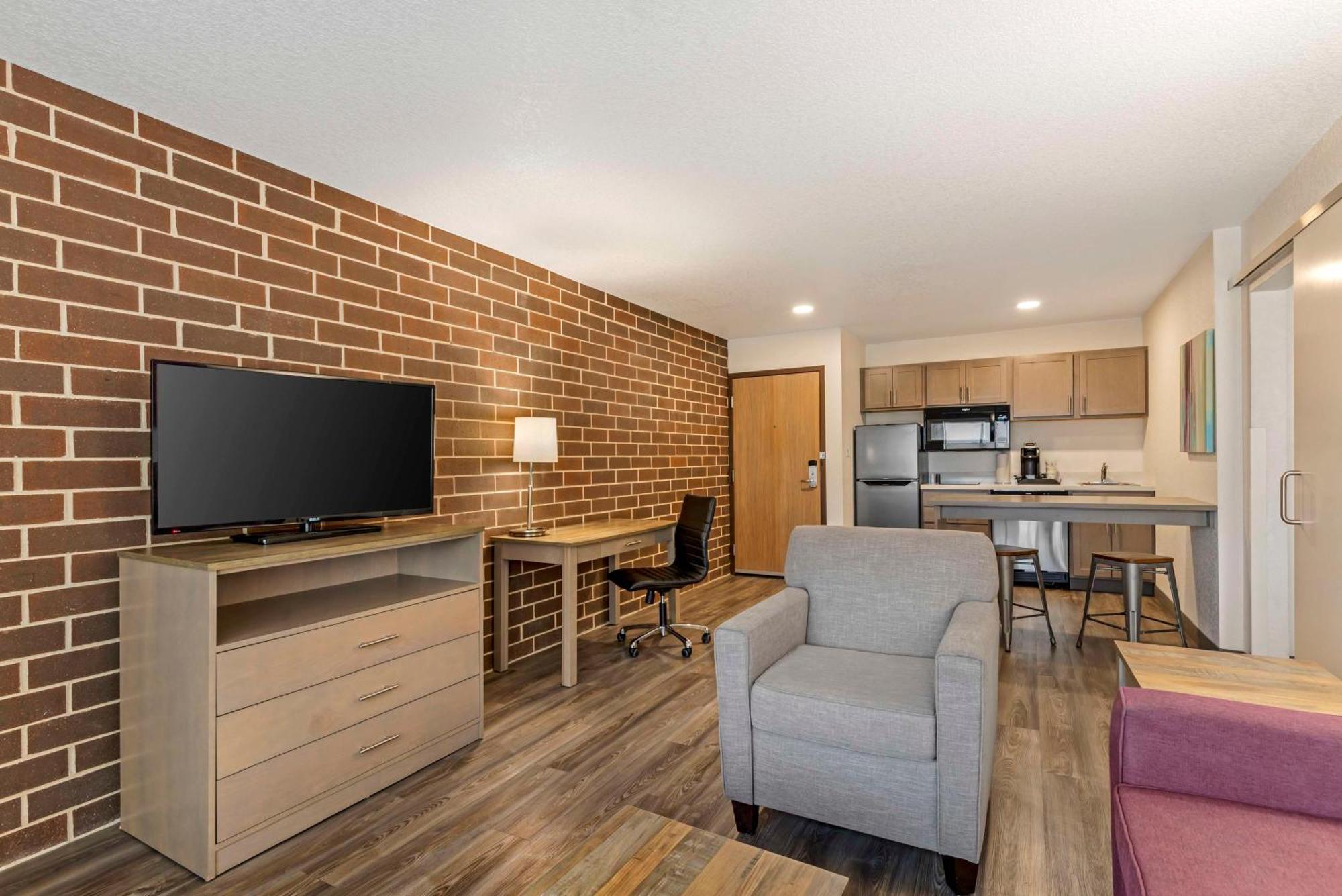 Best Western Plus Executive Residency Waterloo & Cedar Falls Exterior foto