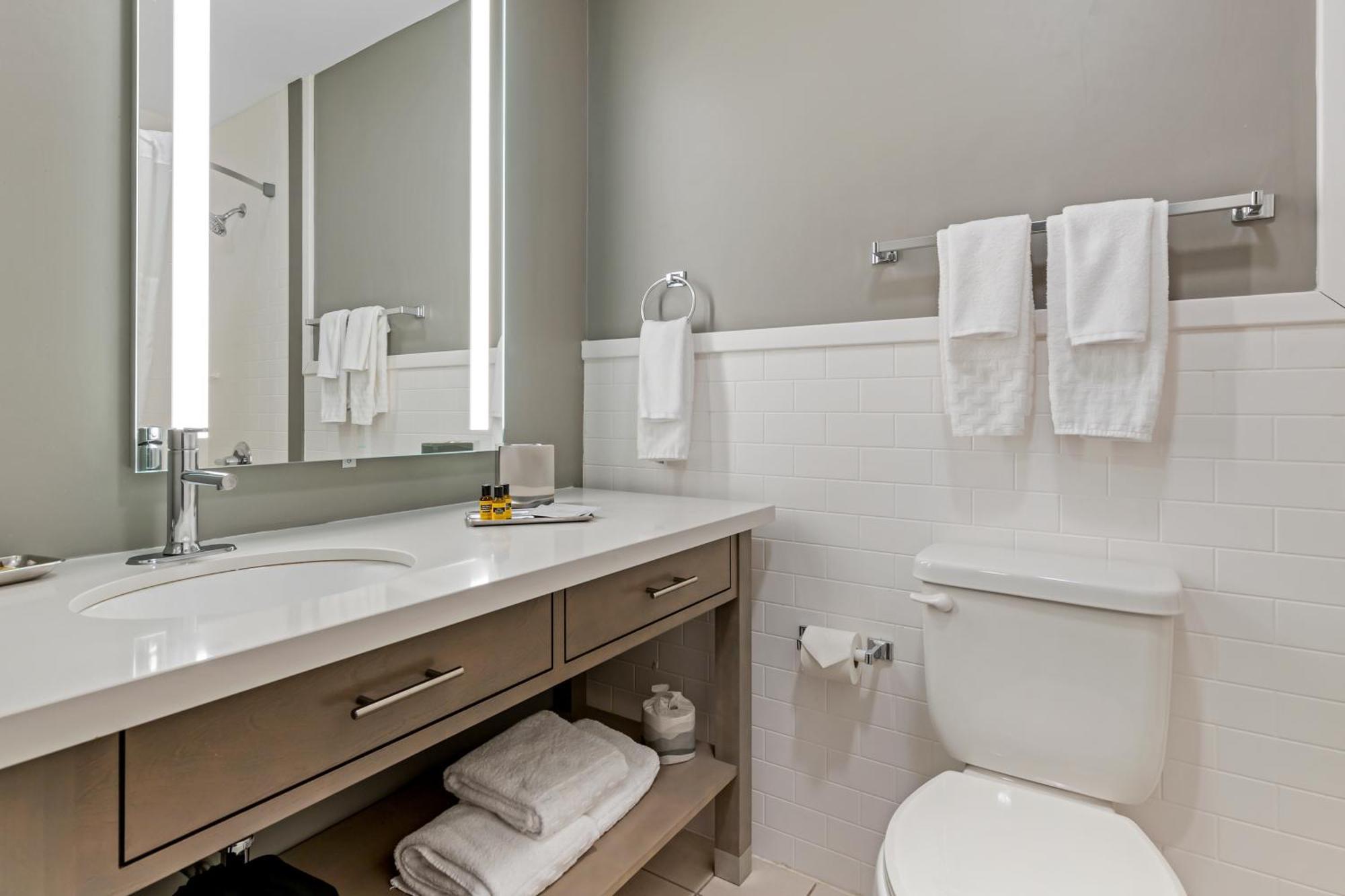 Best Western Plus Executive Residency Waterloo & Cedar Falls Exterior foto