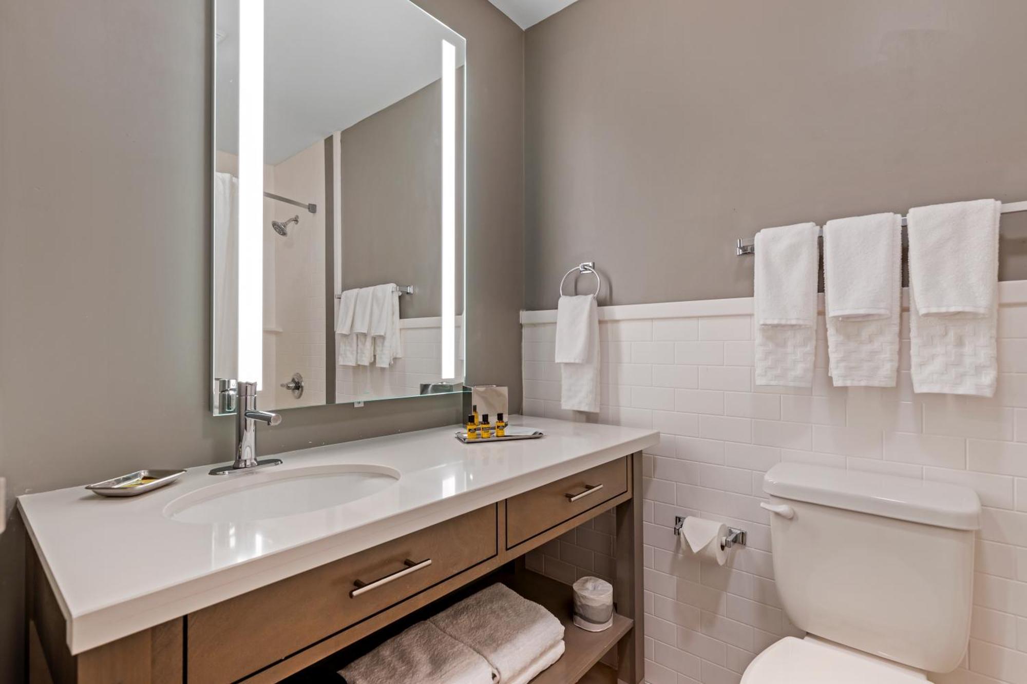 Best Western Plus Executive Residency Waterloo & Cedar Falls Exterior foto